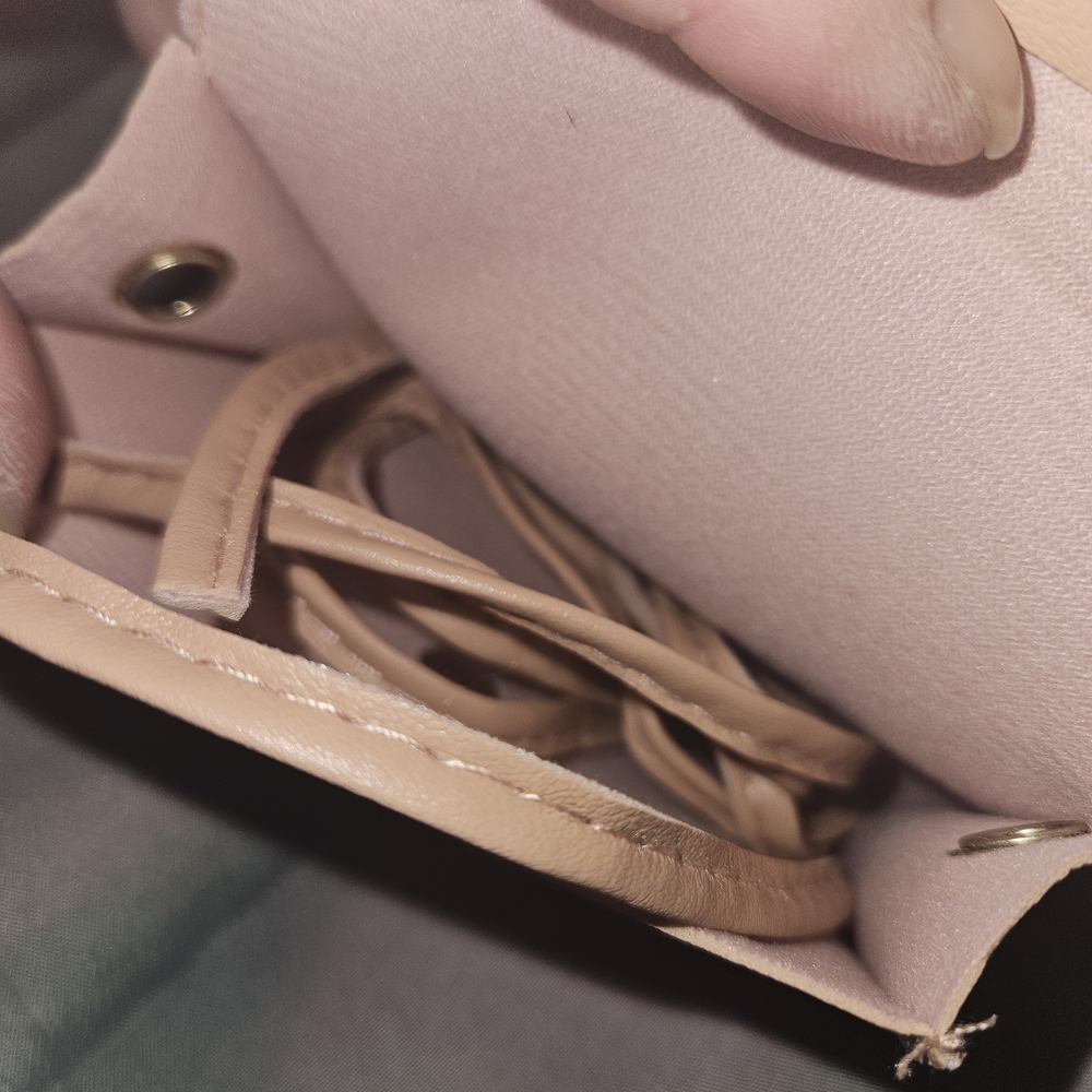 Five Cute Bunny Crossbody Bags - Picture 4 of 12